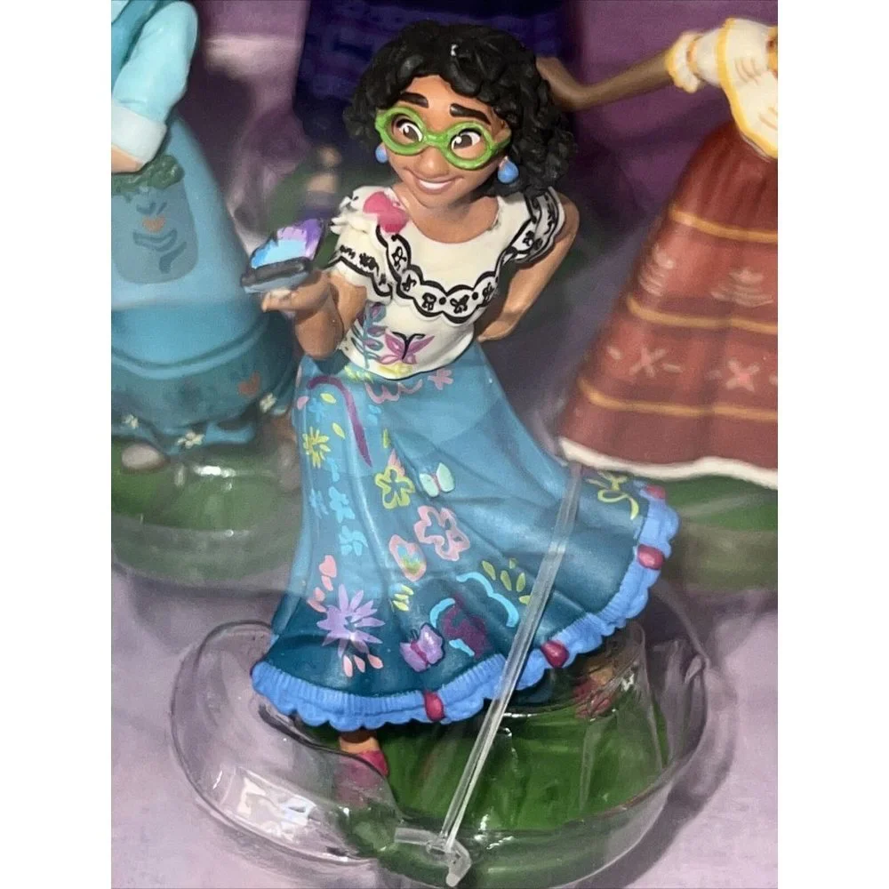 Disney Store Encanto Deluxe‎ Figure Play Set Playset  New with Damaged Box 2022